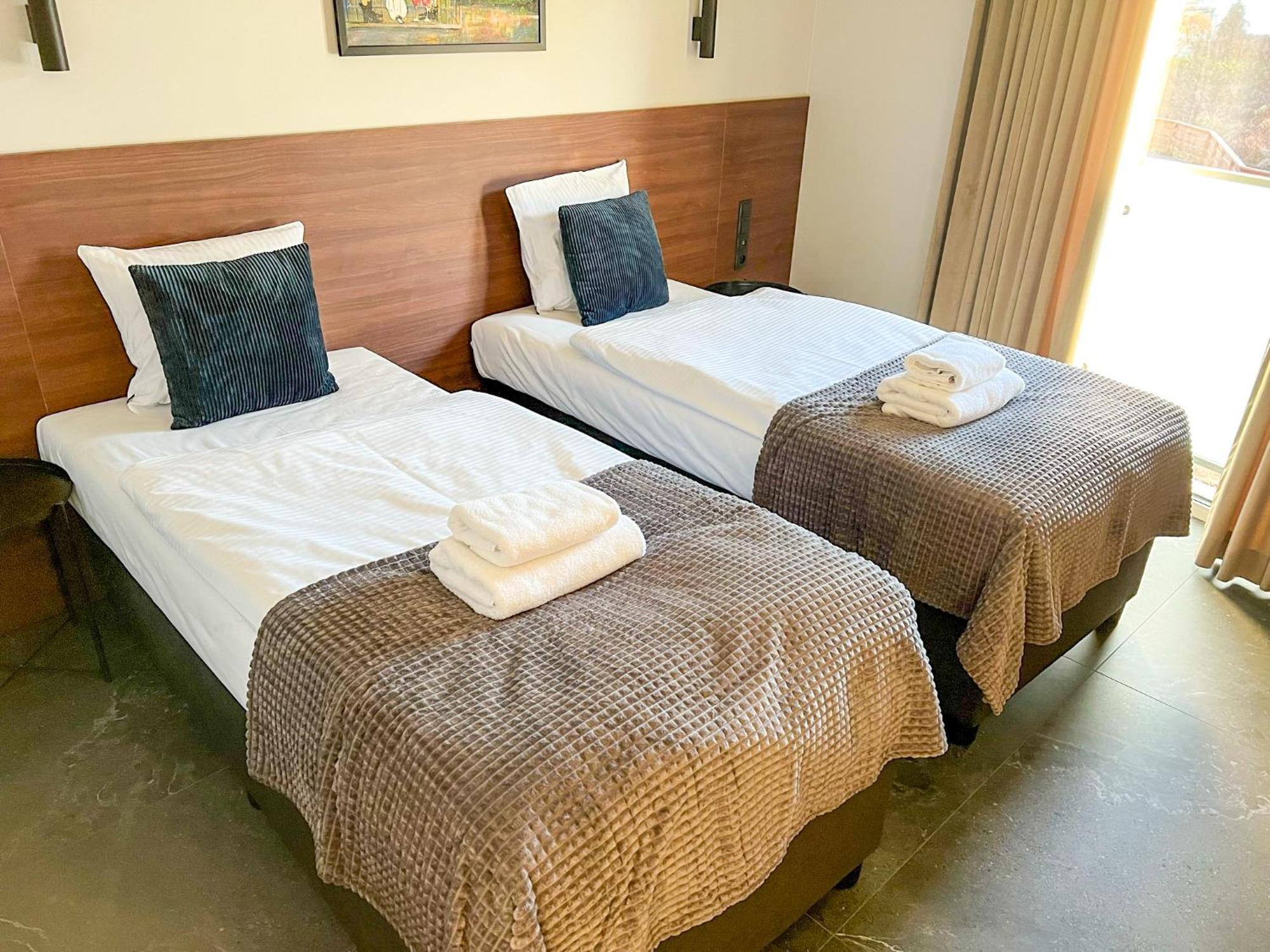 Apartamenty Centrum Park Twardowskiego 4 Zielona Góra Extérieur photo